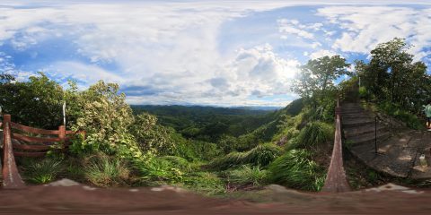 南岳山临崖